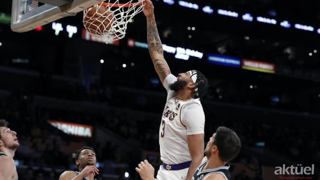 Los Angeles Lakers 114 – 106  San Antonio Spurs